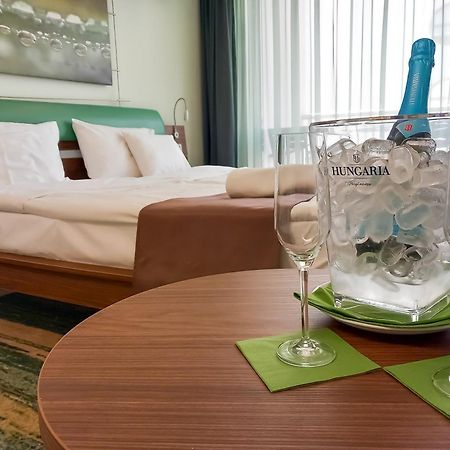 Vital Hotel Nautis Gardony Bagian luar foto