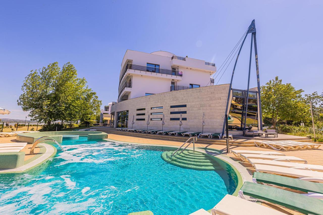 Vital Hotel Nautis Gardony Bagian luar foto