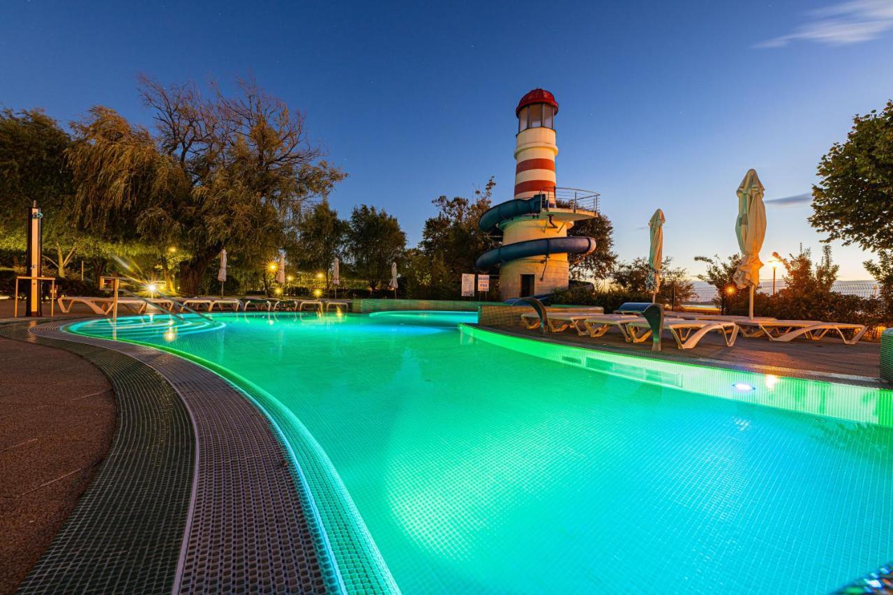 Vital Hotel Nautis Gardony Bagian luar foto