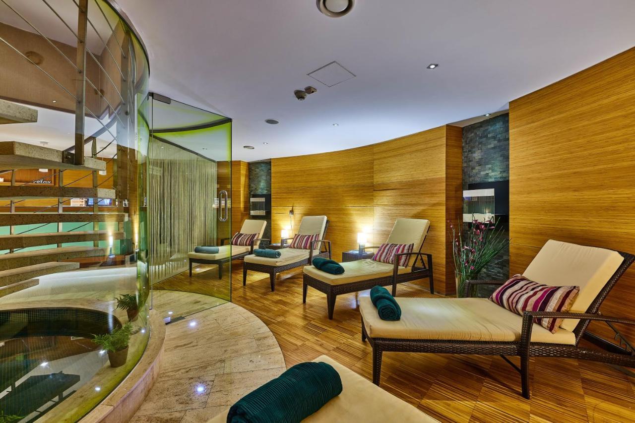 Vital Hotel Nautis Gardony Bagian luar foto