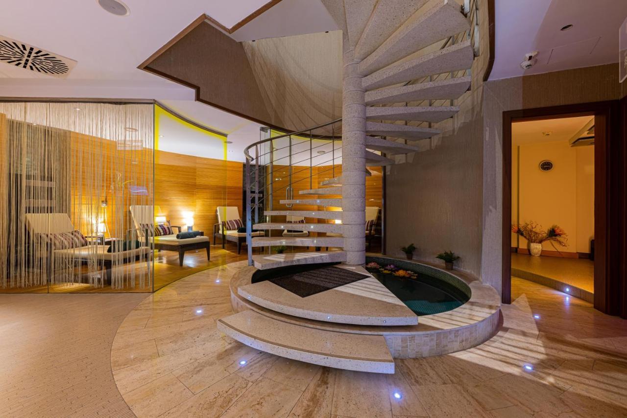 Vital Hotel Nautis Gardony Bagian luar foto