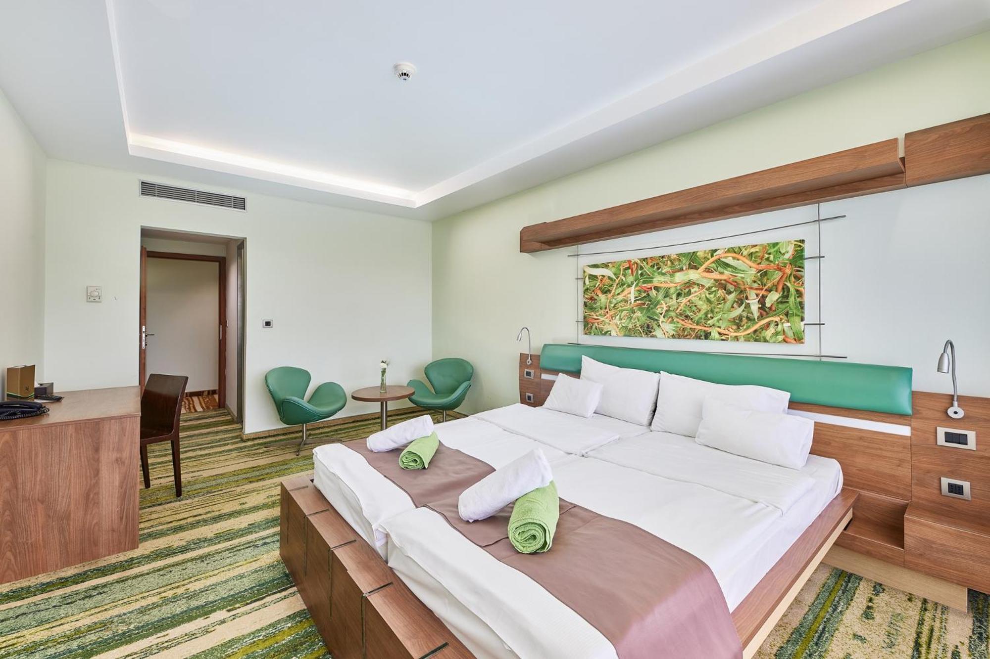 Vital Hotel Nautis Gardony Bagian luar foto